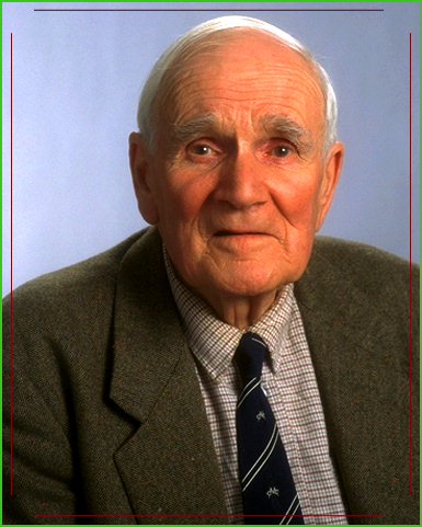 Desmond Llewelyn